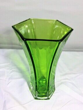 Vintage Emerald Green Hoosier Glass 4040 Art Deco Early to Mid 1900's Glass Vase
